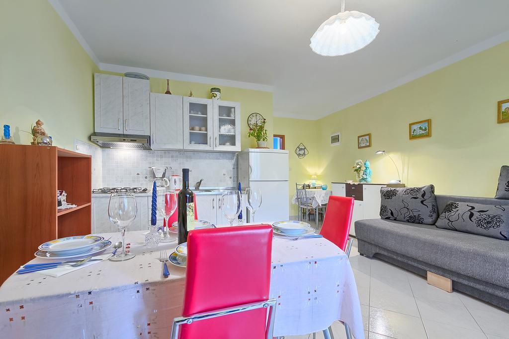 Apartments Valoda Nedescina Luaran gambar