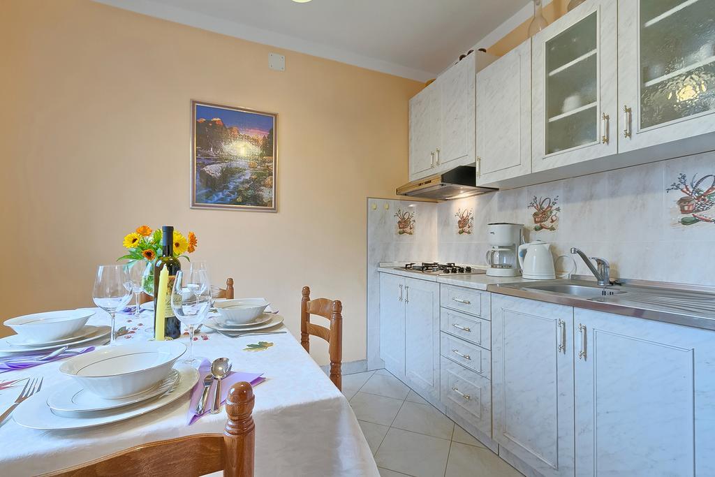 Apartments Valoda Nedescina Luaran gambar