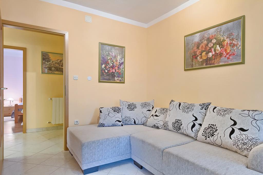 Apartments Valoda Nedescina Luaran gambar