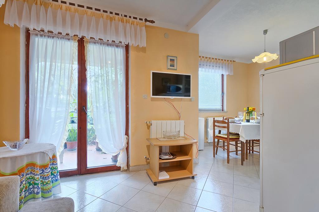 Apartments Valoda Nedescina Luaran gambar