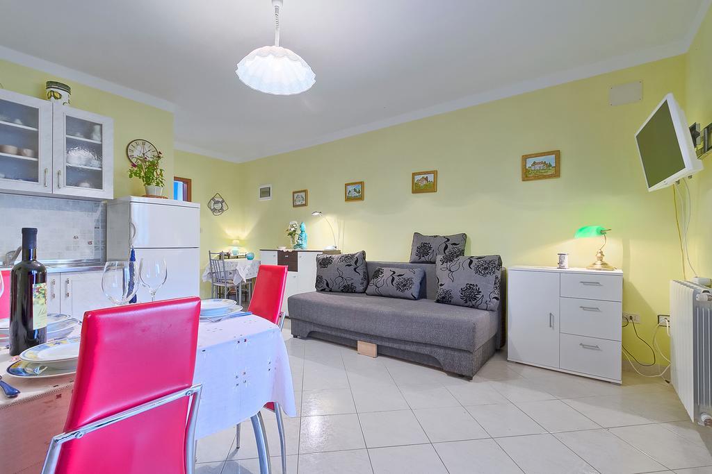 Apartments Valoda Nedescina Luaran gambar
