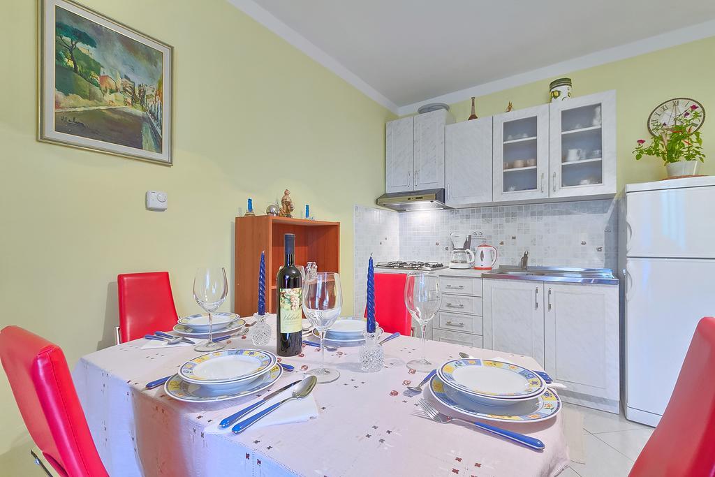 Apartments Valoda Nedescina Luaran gambar