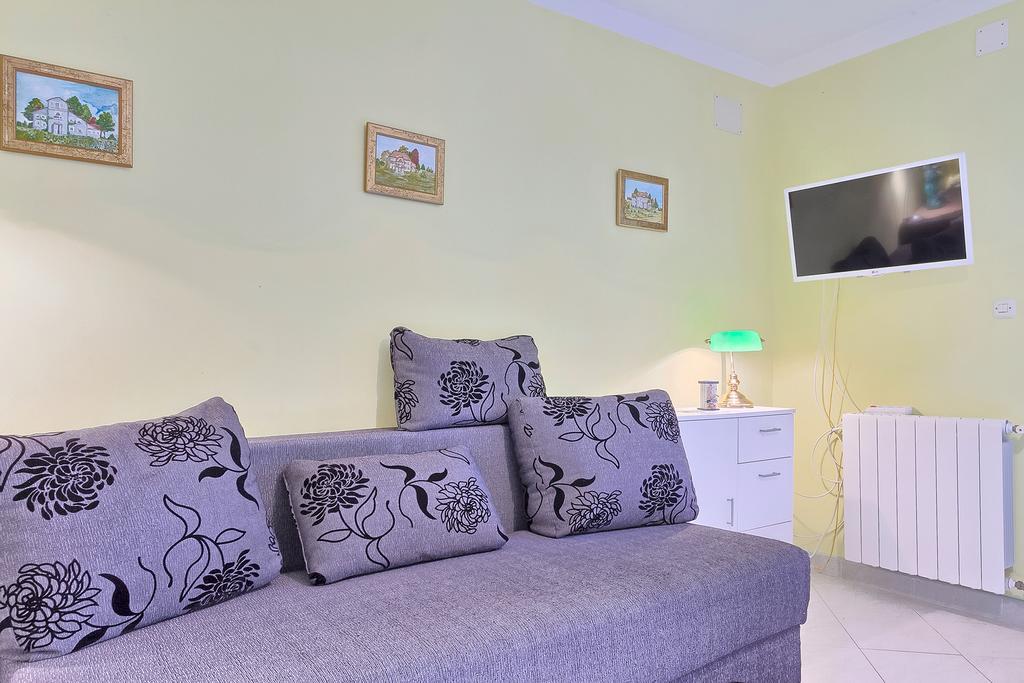 Apartments Valoda Nedescina Luaran gambar