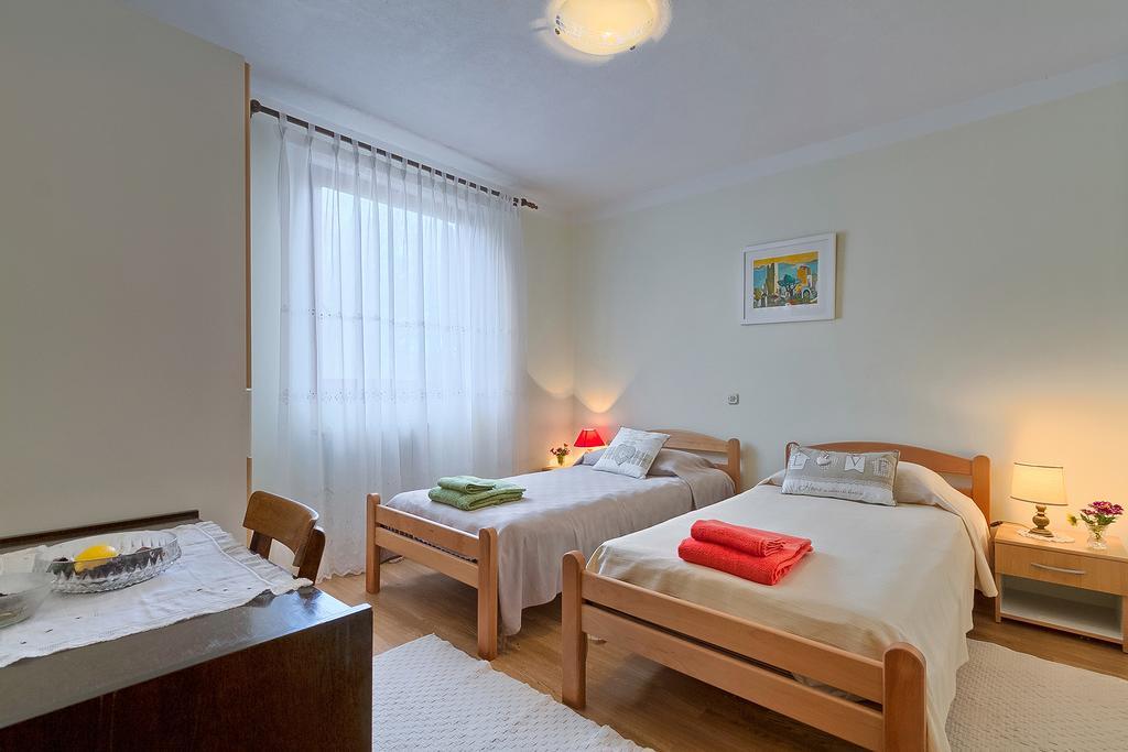 Apartments Valoda Nedescina Luaran gambar