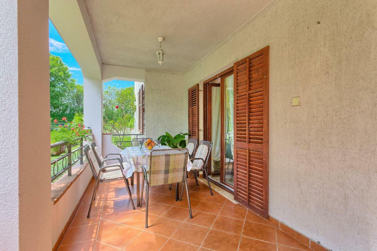 Apartments Valoda Nedescina Luaran gambar
